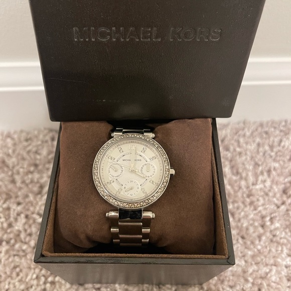 Michael Kors MK5615 Parker Multi-Function Silver Ladies Watch - Picture 2 of 12